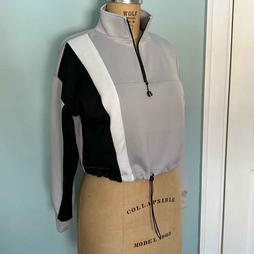 Cropped Sweatshirt-NWOT